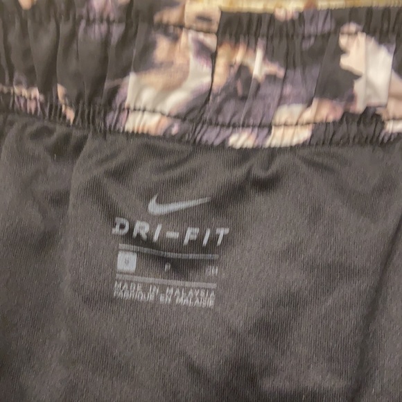 Nike Women`s Tempo Floral 3" Running Shorts - Picture 4 of 6